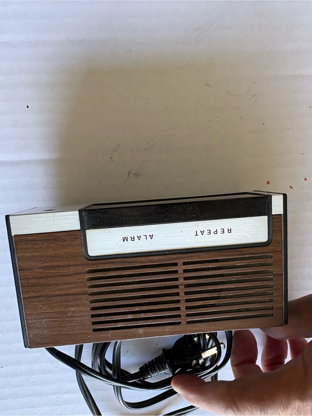 Sylvia is Retro-Style Alarm Radio in Brown Woodgrain